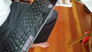 Changing battery in logitech K750 keyboard [upl. by Adin]