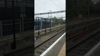 GWR 800 027 arrives at Swindon for London Paddington from Cardiff Central train railway shorts [upl. by Cann972]