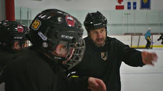 Tournoi peewee  Simon Gagné de retour comme entraîneur [upl. by Erde]