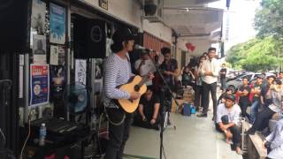 Dikala Bulan Bermain Biola  Noh Salleh Live at Teenage Head Record [upl. by Funch]